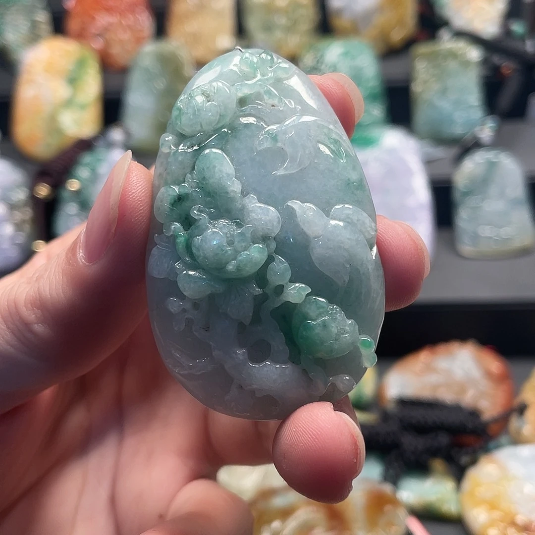 翡翠未镶嵌挂件腾冲