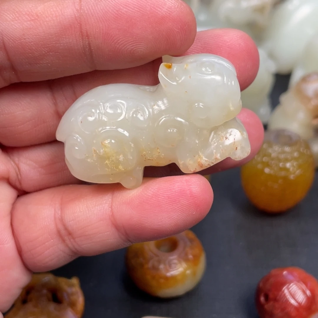 用***：和田玉（糖玉）未镶嵌挂件