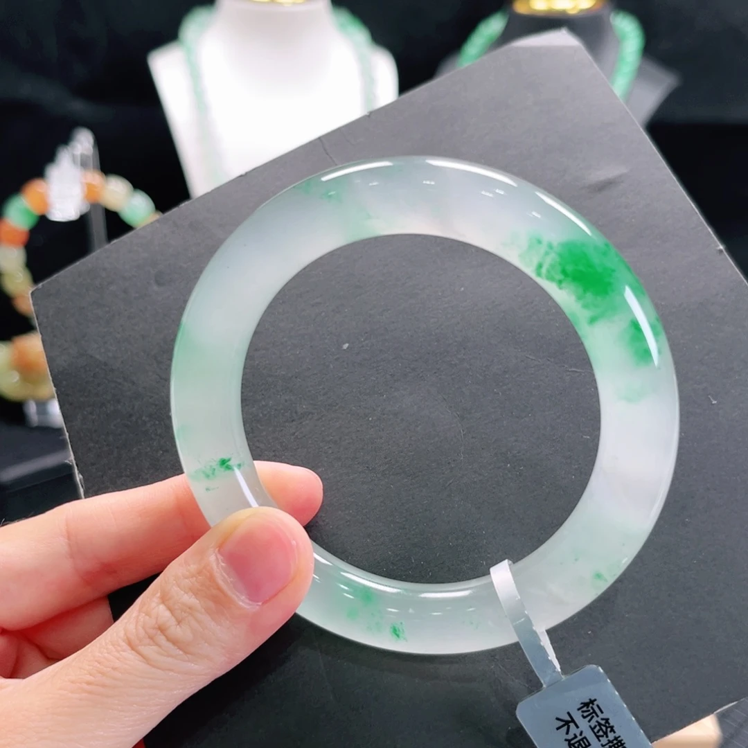 石英质玉未镶嵌手镯