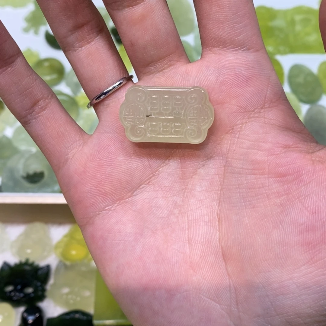 岫玉未镶嵌吊坠(不含链)