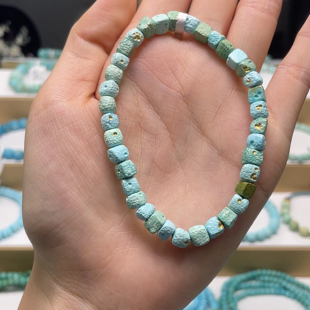 绿松石未镶嵌珠宝奇石36