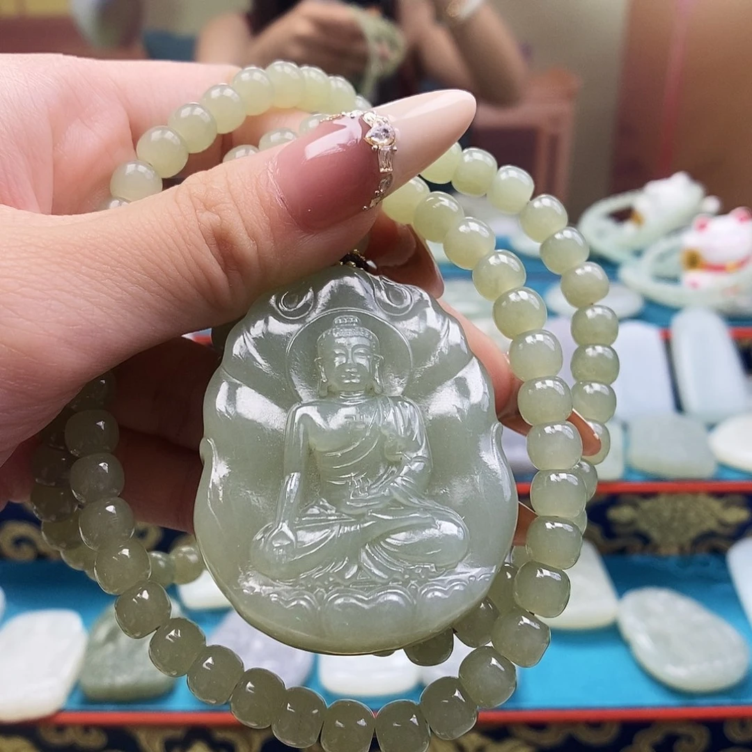 颈饰未镶嵌和田玉借*