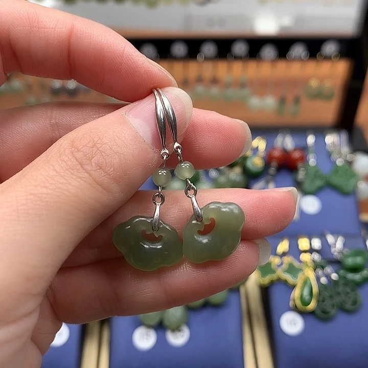 和田玉银S925镶嵌耳饰如意锁16左右