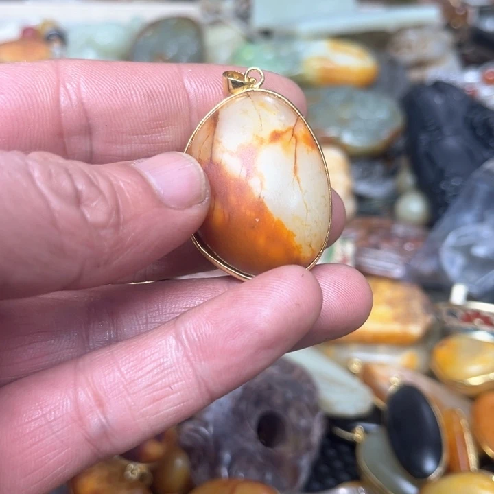 和田玉挂件未镶嵌日**辉