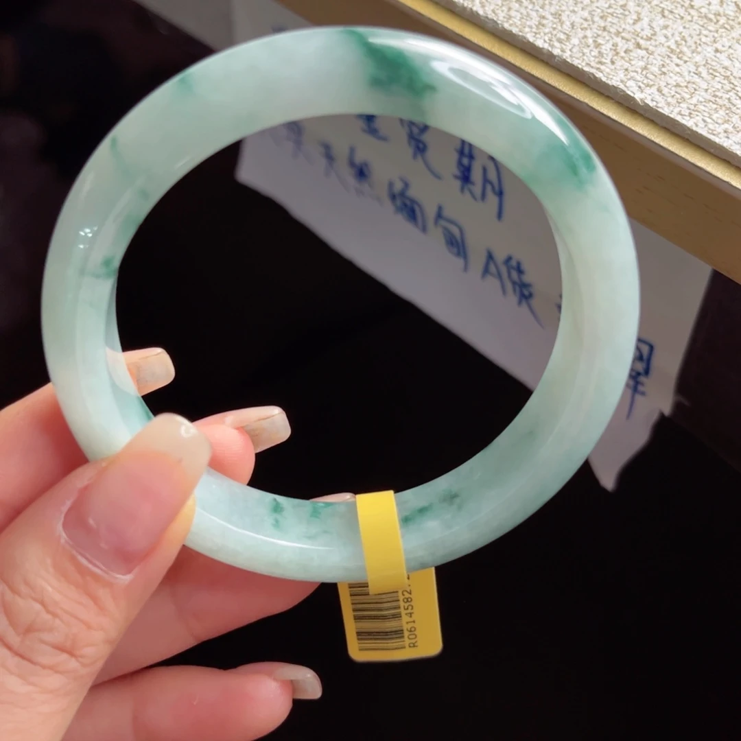 未镶嵌手镯翡翠手镯