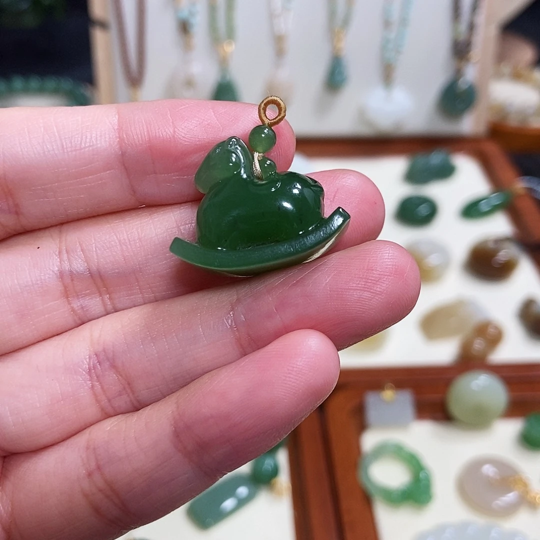 颈饰未镶嵌和田玉