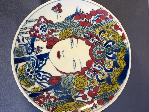 景德镇陶瓷黄稀土手绘小果盘美女花旦人物果盘陶瓷摆件