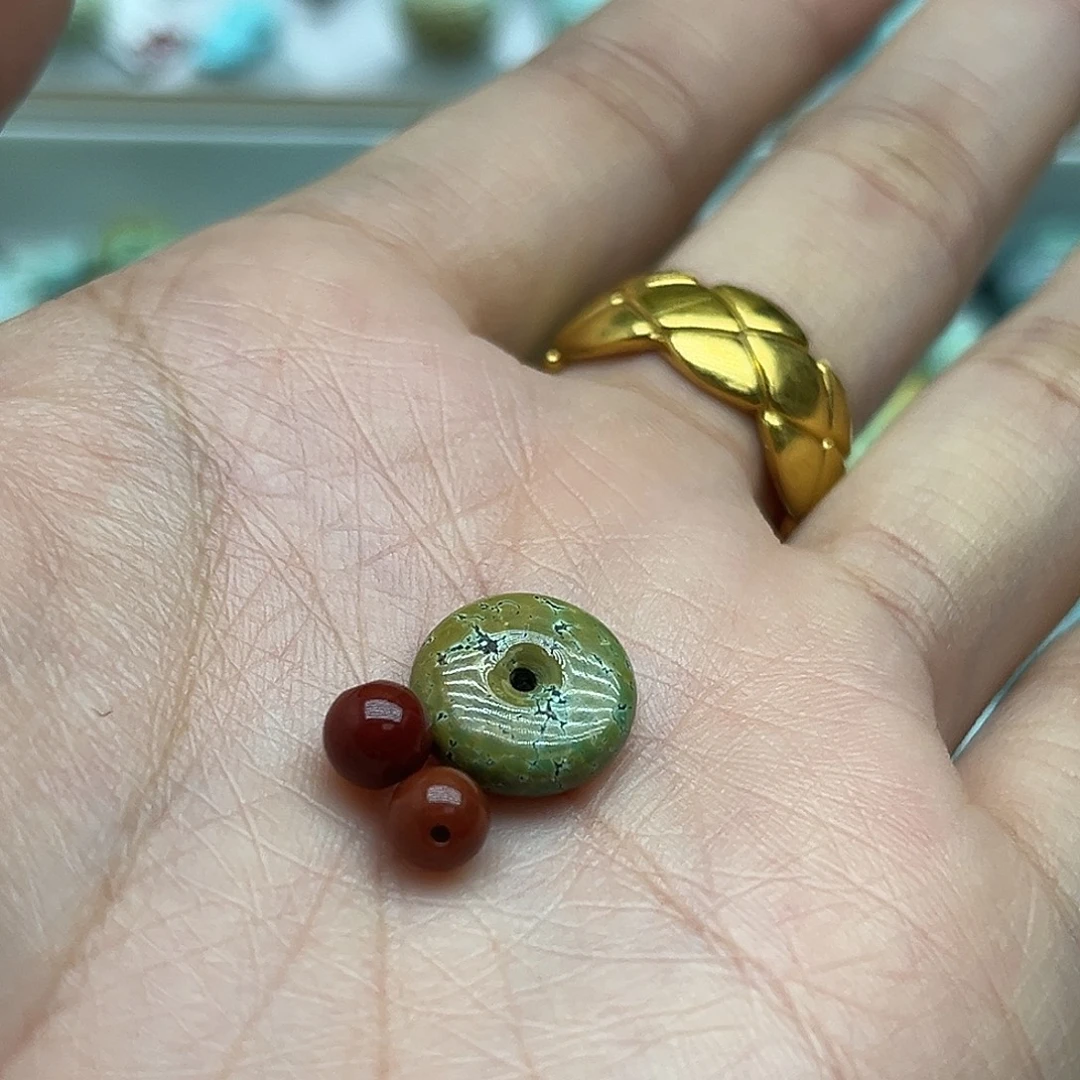 南红玛瑙未镶嵌珠宝奇石