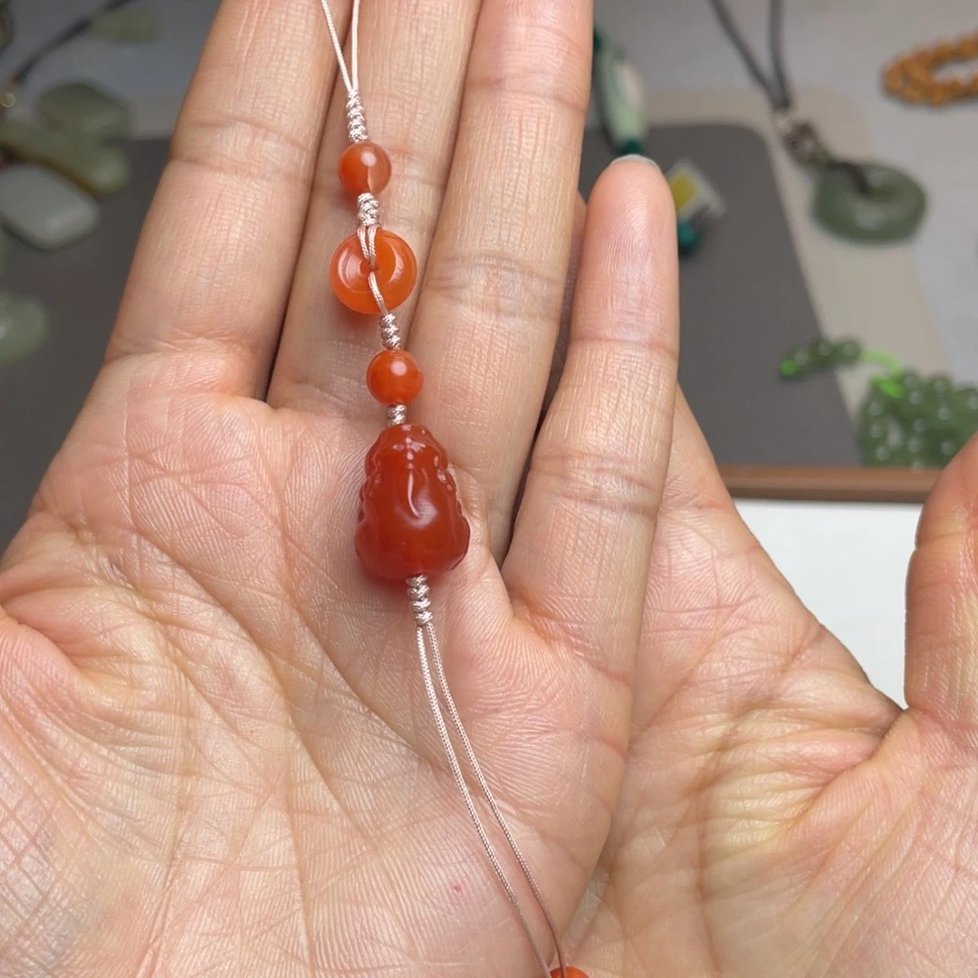 南红玛瑙颈饰未镶嵌