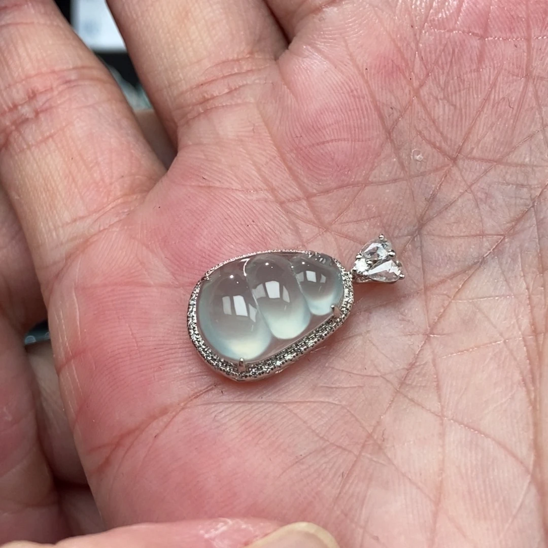 吊坠(不含链)18K金镶嵌翡翠豆子