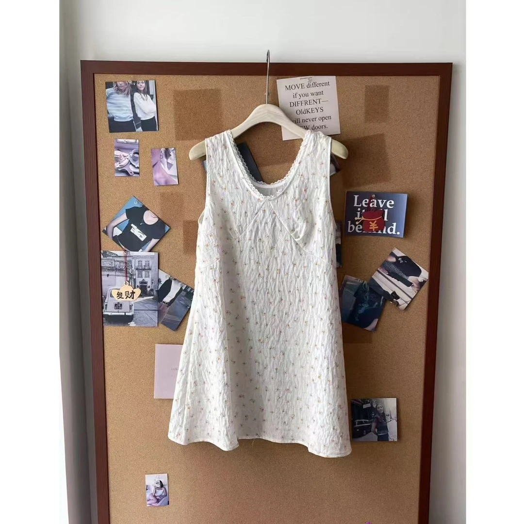 甜美碎花V领定制背心连衣裙