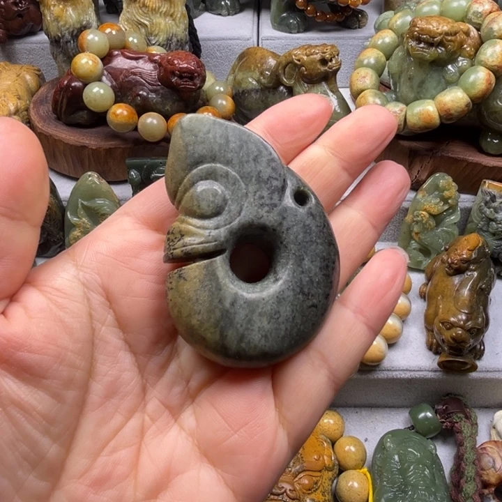 岫岩河磨玉（透闪石质玉）未镶嵌把件