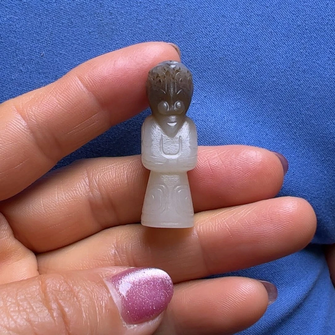 颈饰未镶嵌和田玉（糖玉）