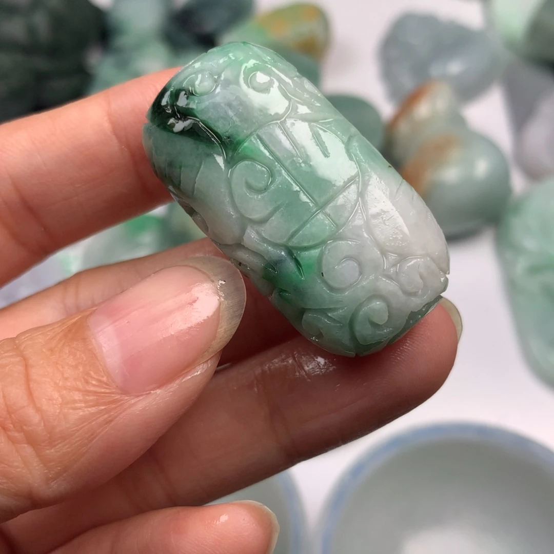 定制翡翠未镶嵌翡翠