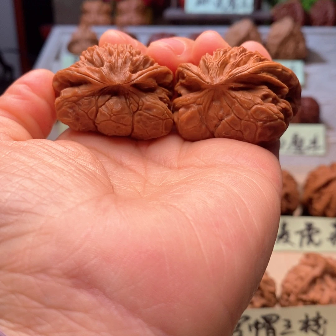 何***然把件文玩核桃宫灯蛇