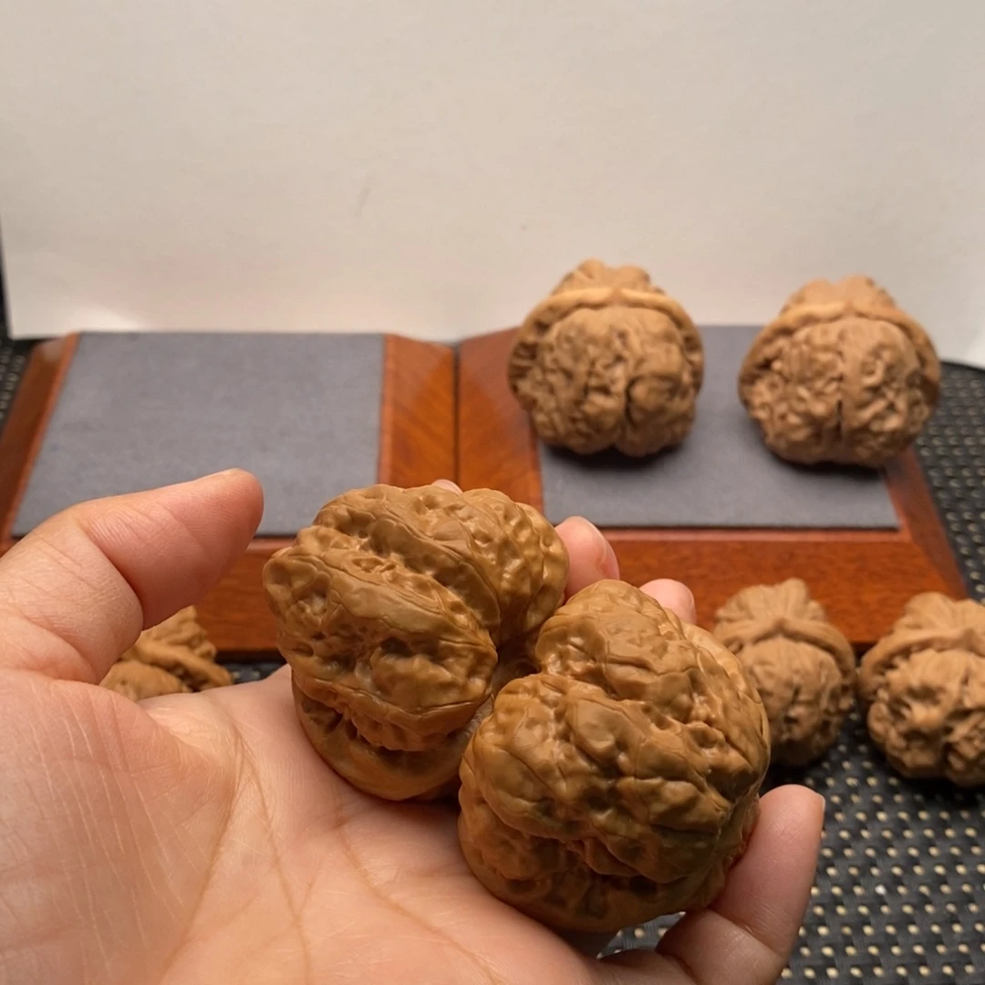 清***愁文玩核桃把件边44左右