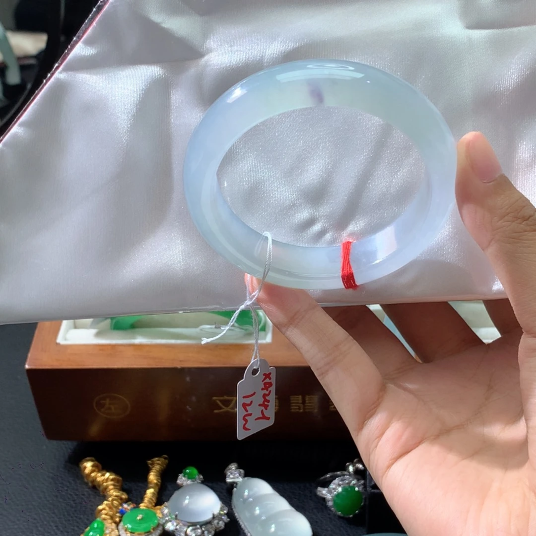 翡翠未镶嵌手镯正圈