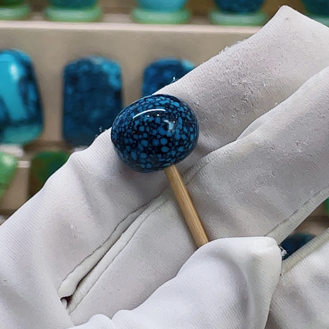 绿松石未镶嵌颈饰