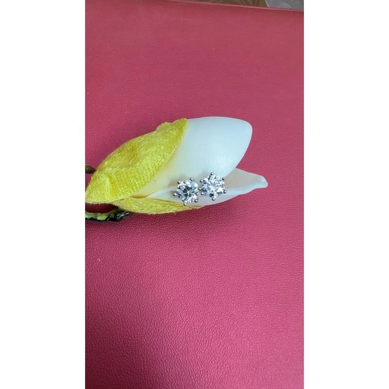 [南非甄选】 NFZX 高端定制 LC-114 白色经典六爪耳钉