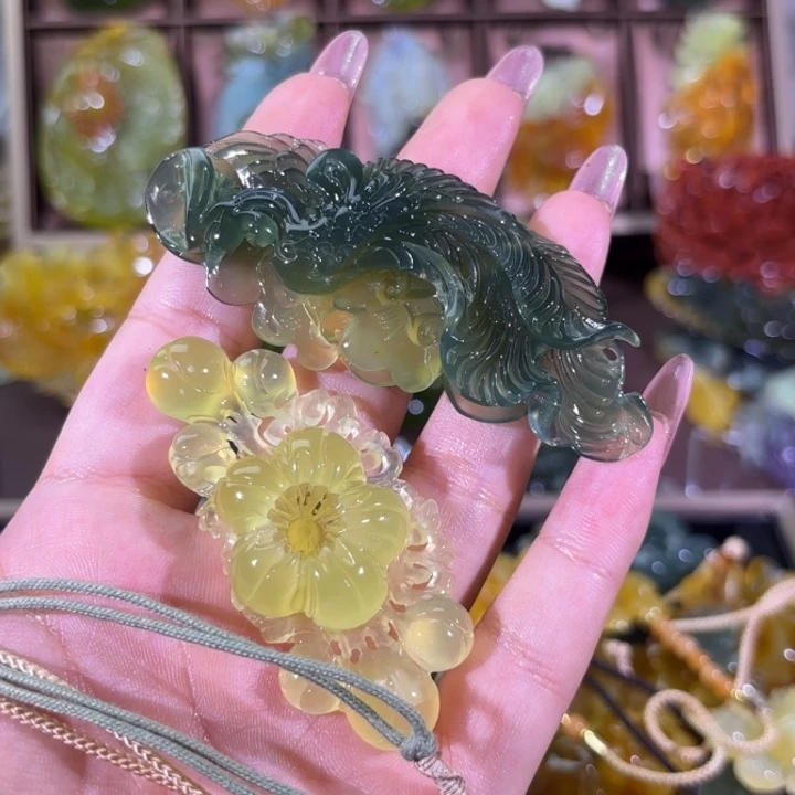 未镶嵌蛇纹石玉颈饰青*随机发