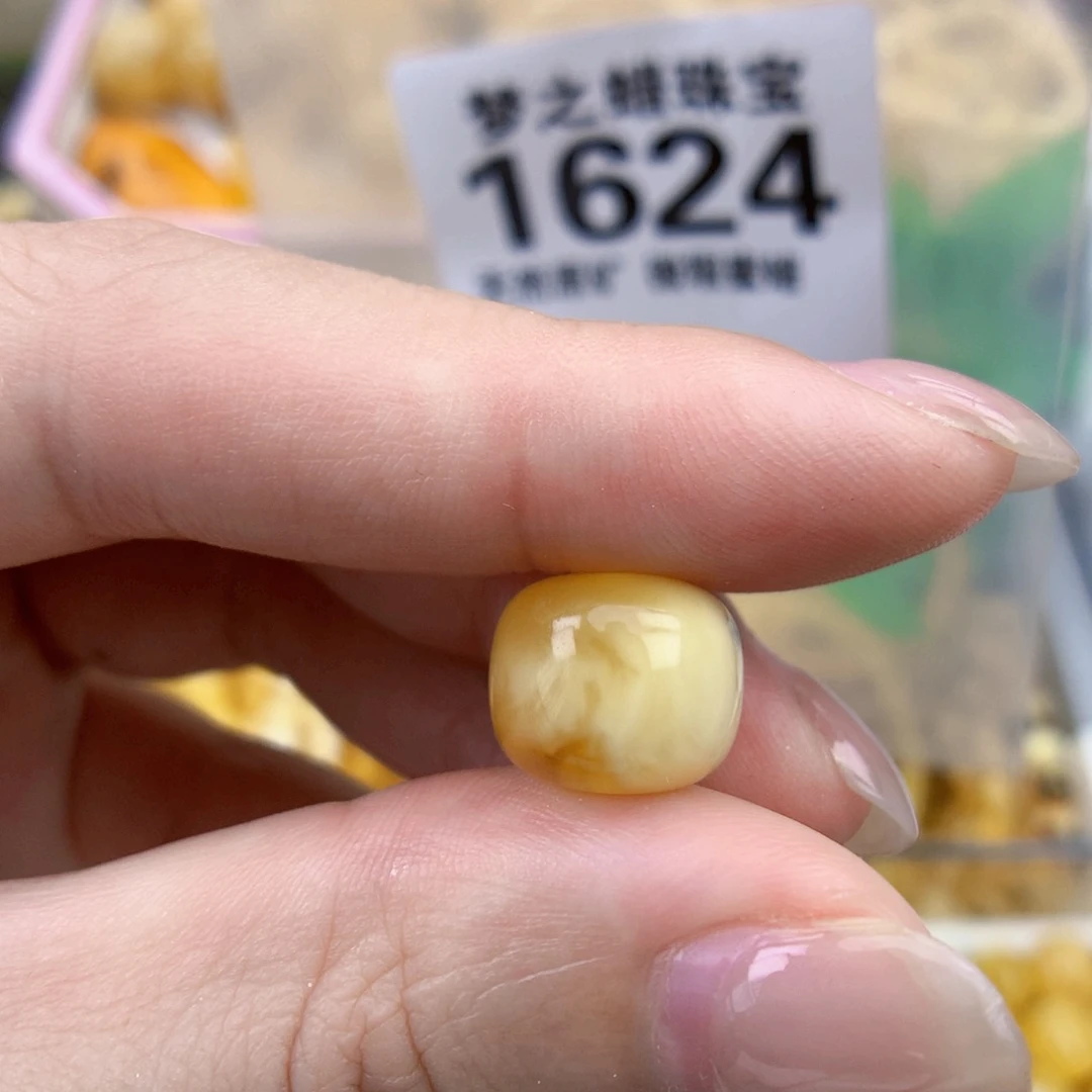 裸石琥珀未镶嵌12