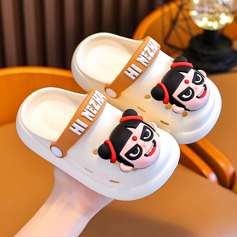 正版哪吒夏季儿童凉拖鞋男女童包头透气踩屎感防滑小孩沙滩洞洞鞋