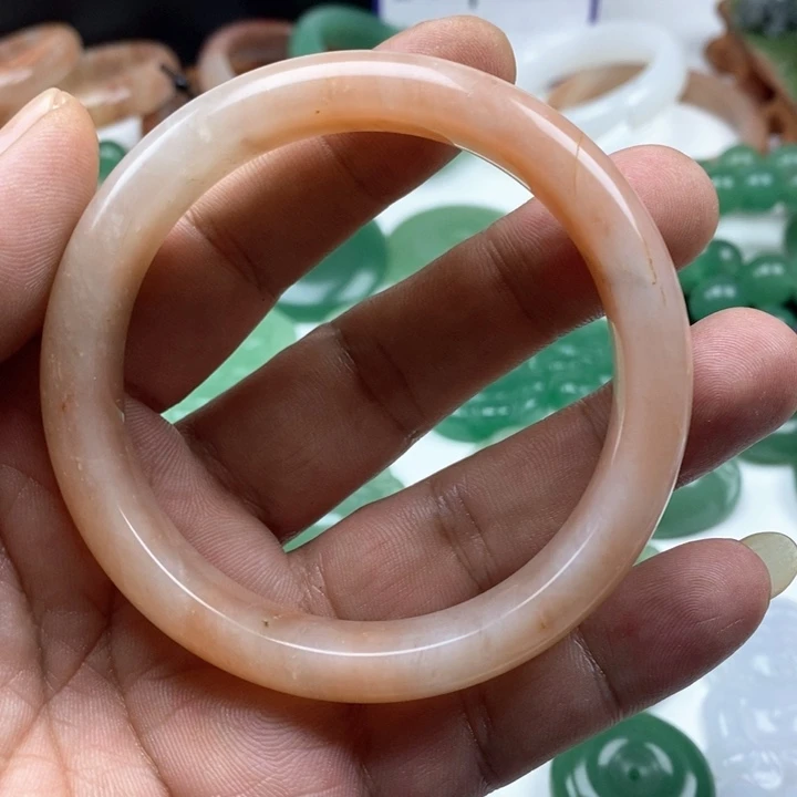 未镶嵌东陵石颈饰