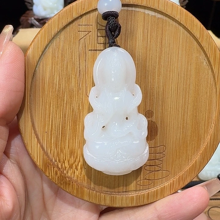 和田玉未镶嵌吊坠(赠链)