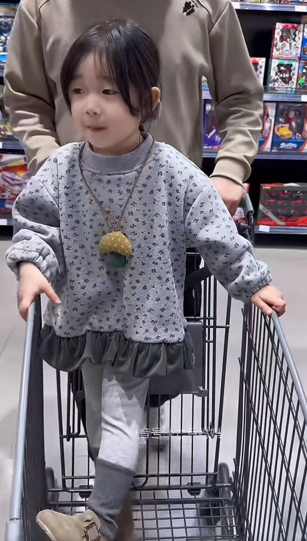 碎花卫衣裙2025新款女童时髦潮牌洋气灰色卫衣春秋款休闲百搭