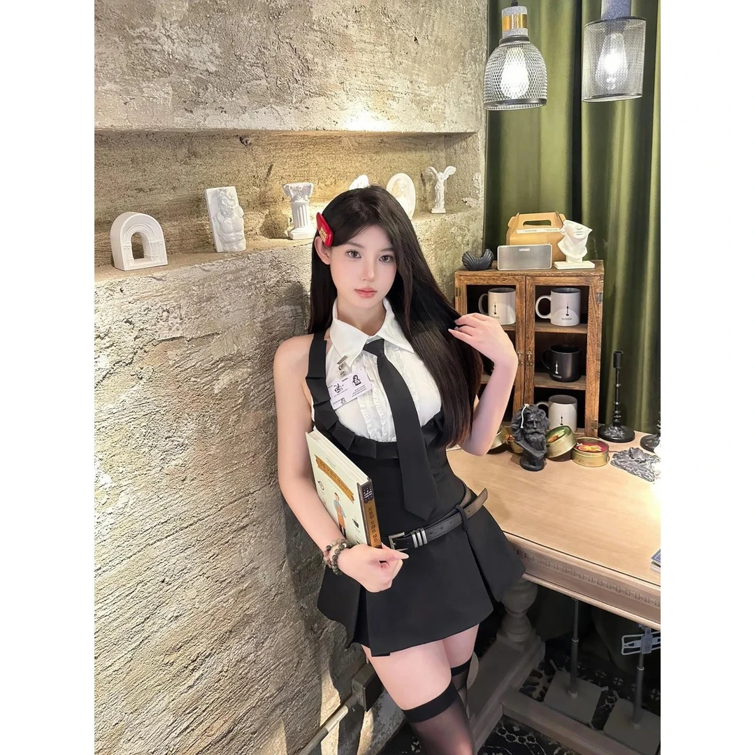 辣妹学院风背带裙套装女纯欲挂脖露背无袖衬衫背心高腰A字连衣裙