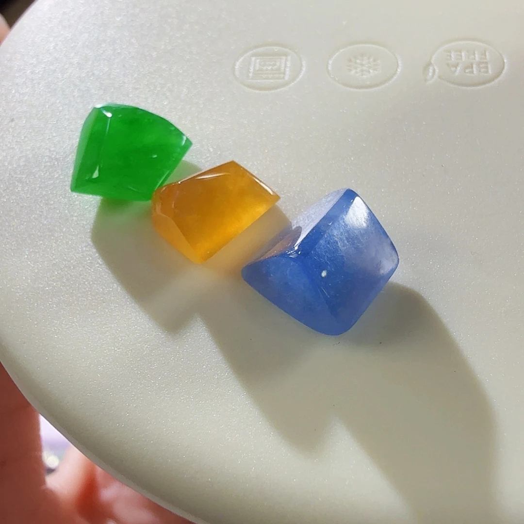 翡翠未镶嵌颈饰高冰推荐随行