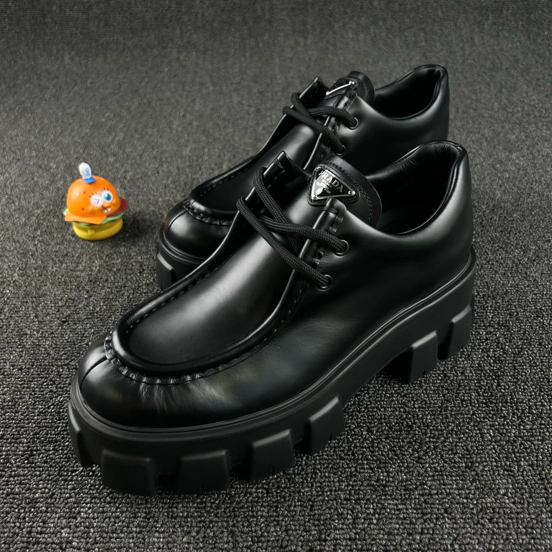 未使用 Prada/普拉达 黑色三角标厚底乐福鞋39码 HB3921