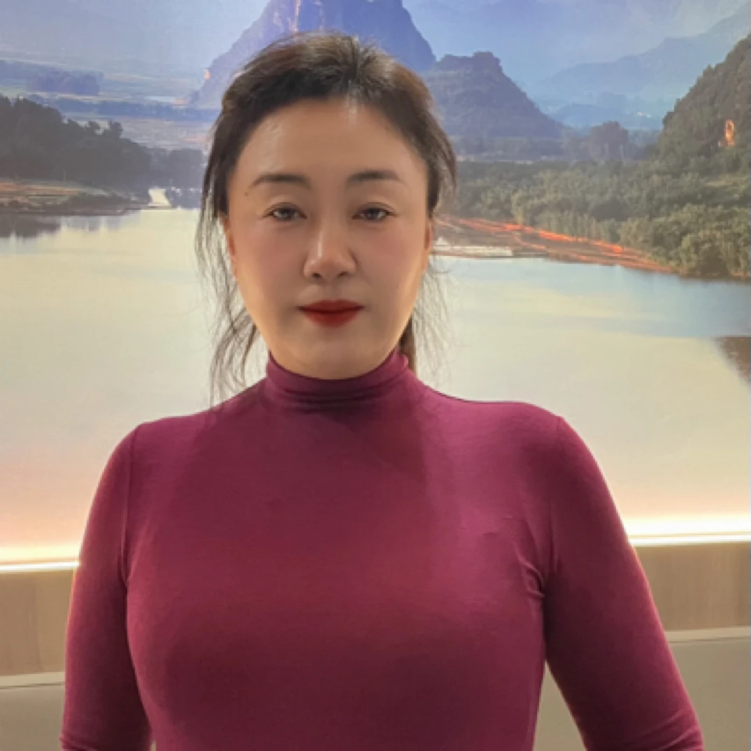 紫红色薄款针织打底衫