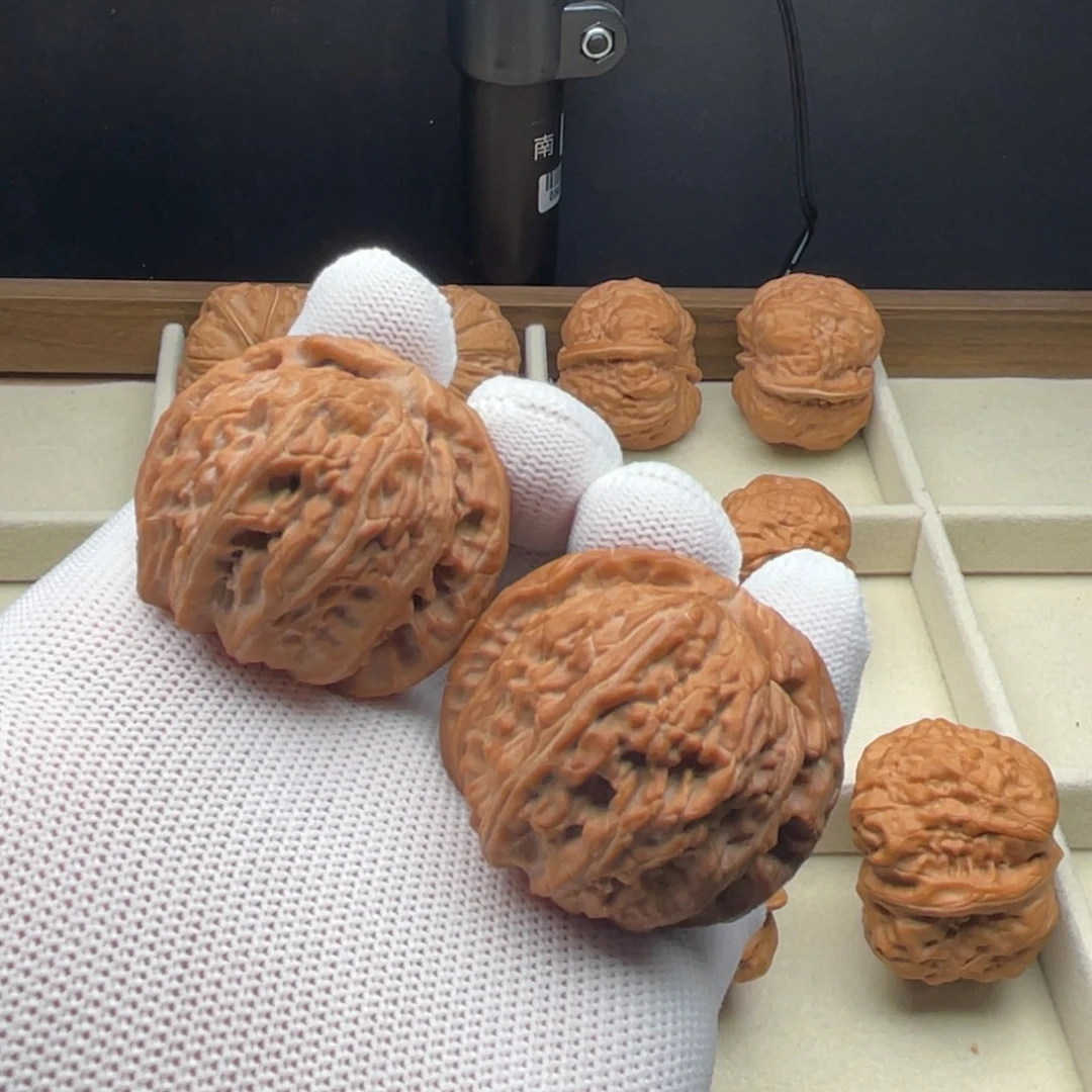 文玩核桃把件球白