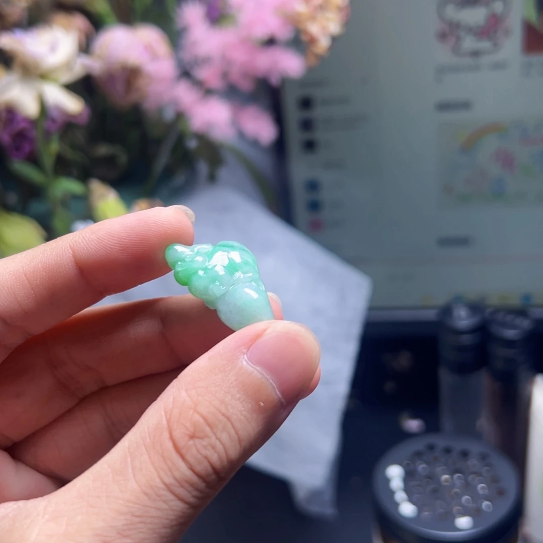 翡翠未镶嵌颈饰翡翠挂件小精品
