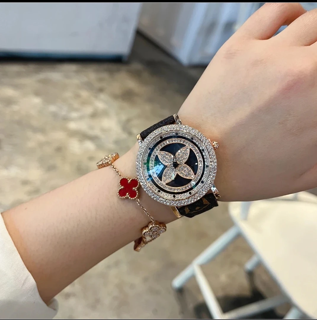 女士手表满钻四叶花女士手表印花女款石英表
