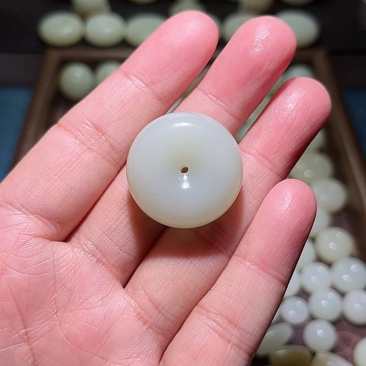 打***塑颈饰未镶嵌和田玉