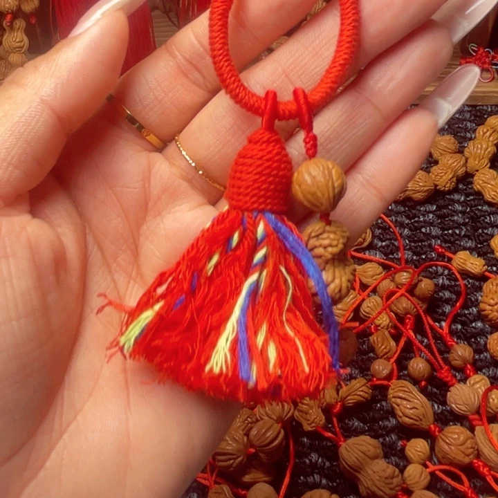 木质类龙纹桃枭挂件