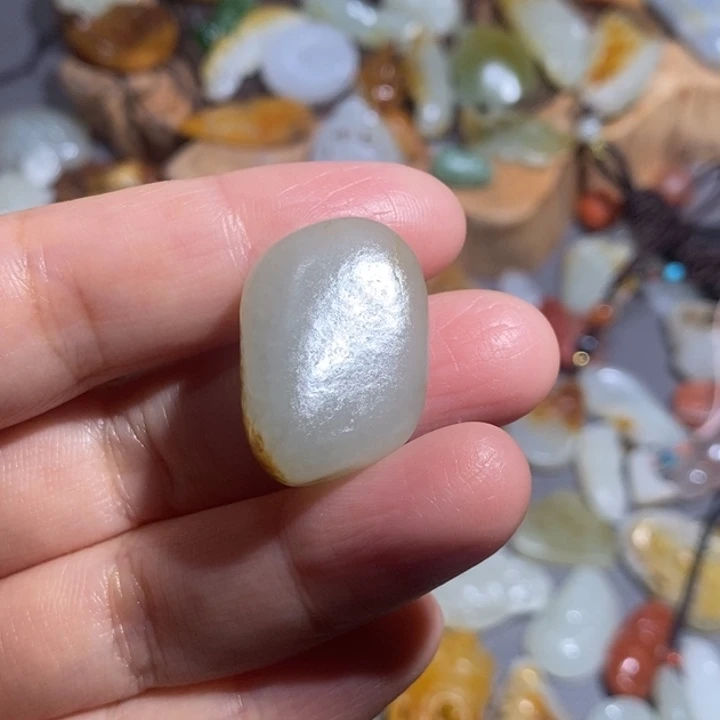 光***落和田玉未镶嵌颈饰