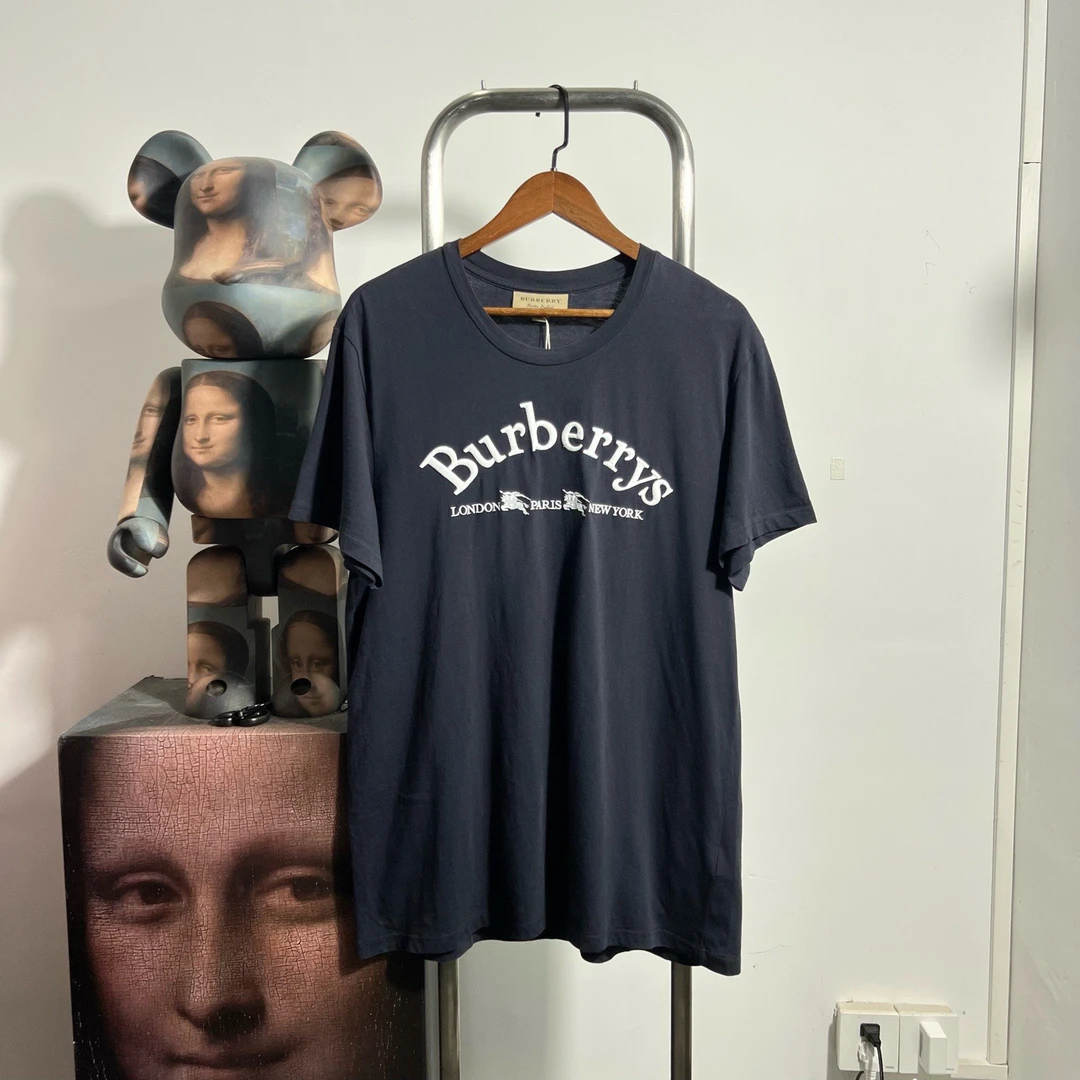 99新 BURBERRY/博柏利 刺绣短袖 S2313尺码：XL胸围56衣长76