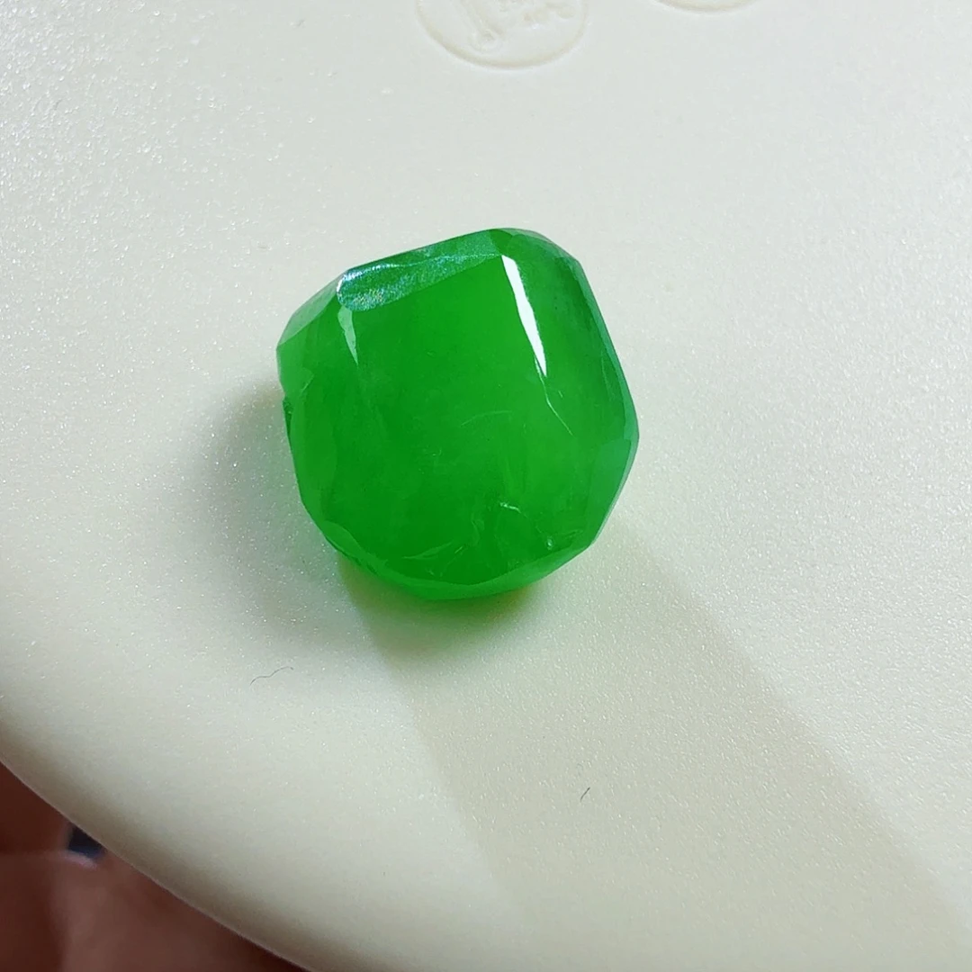 翡翠未镶嵌颈饰绿切割