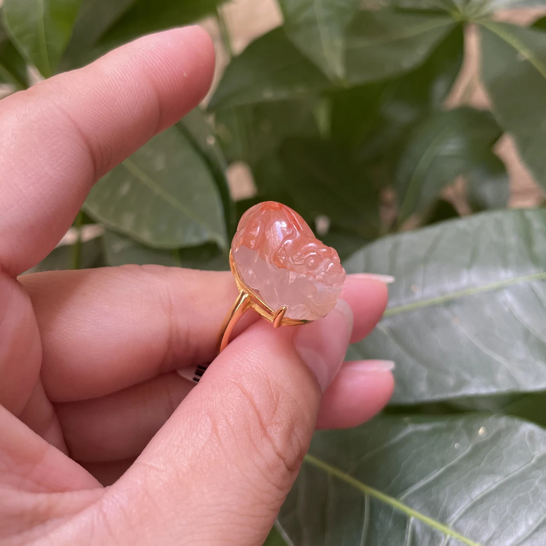 南红高冰荔枝冻鸿运当头貔貅戒指，冰透干净成色不错