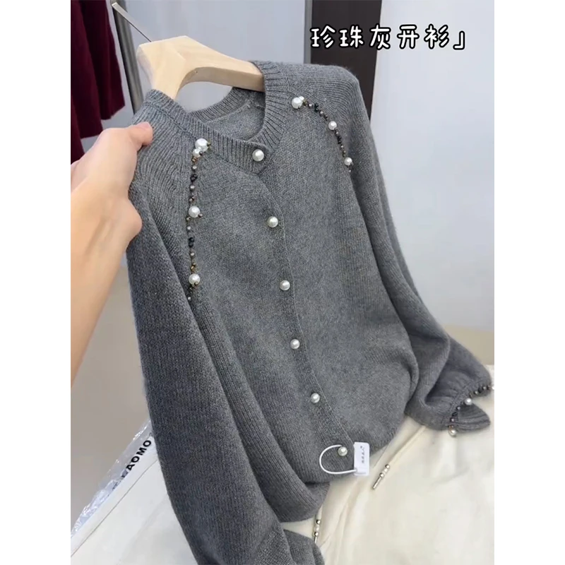 大码女装欧货珍珠镶嵌单排扣圆领针织开衫2025秋冬新款长袖毛衣女