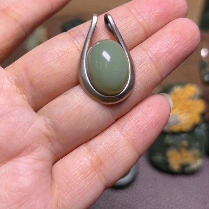 婷***n岫岩河磨玉（透闪石质玉）未镶嵌颈饰
