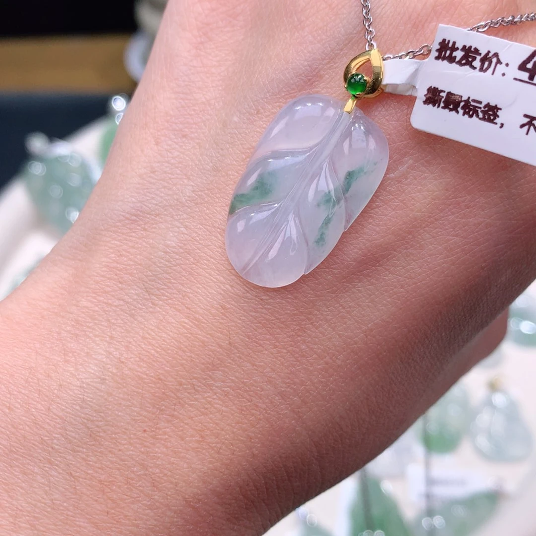 颈饰18K金镶嵌翡翠福利