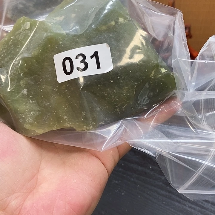 用****蛇纹石玉未镶嵌岫玉高品质原石