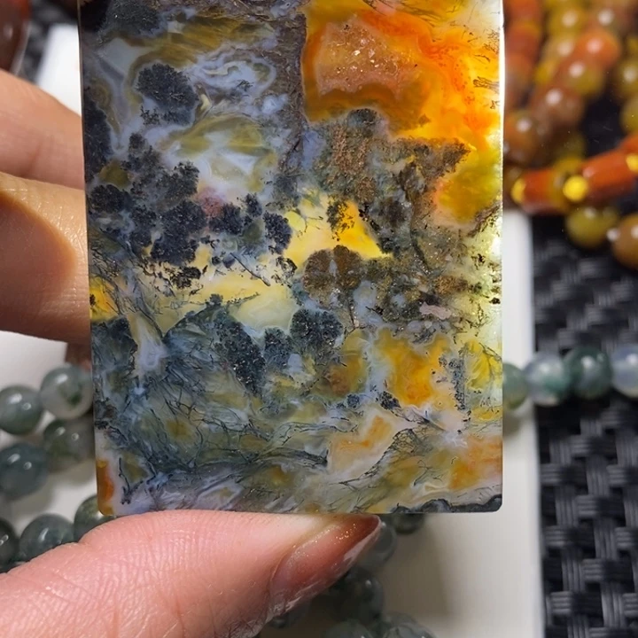 玛瑙/玉髓颈饰未镶嵌方**象