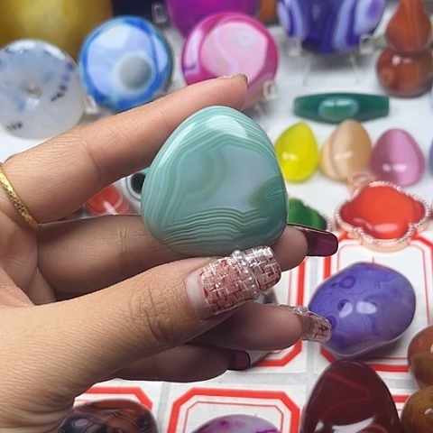 玛瑙/玉髓颈饰未镶嵌