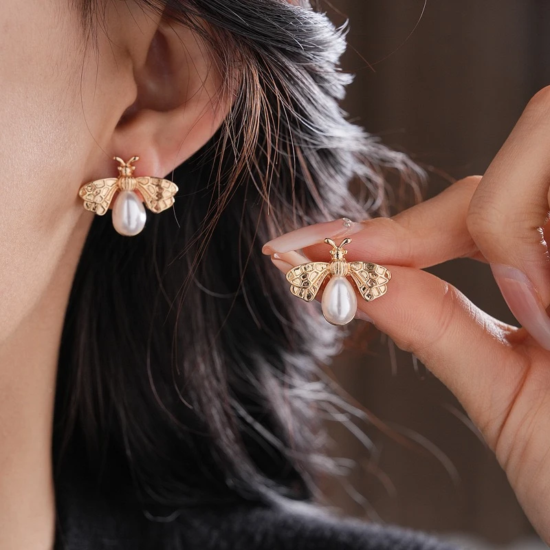 合金耳饰 蜜蜂珍珠耳钉中古轻奢宫廷风复古风气质首饰耳环