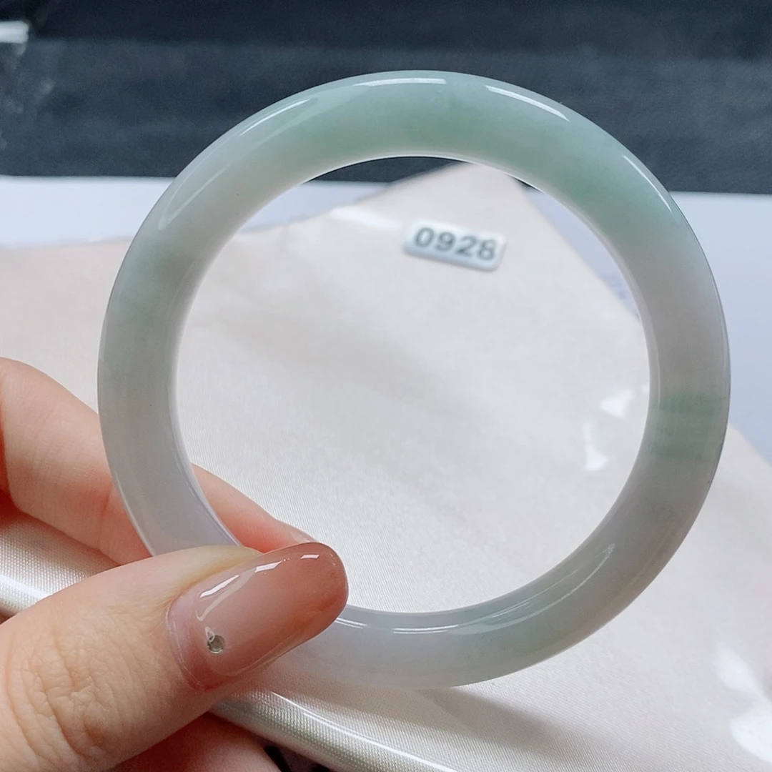 【闪购商品】未镶嵌手镯（圆镯）翡翠408号